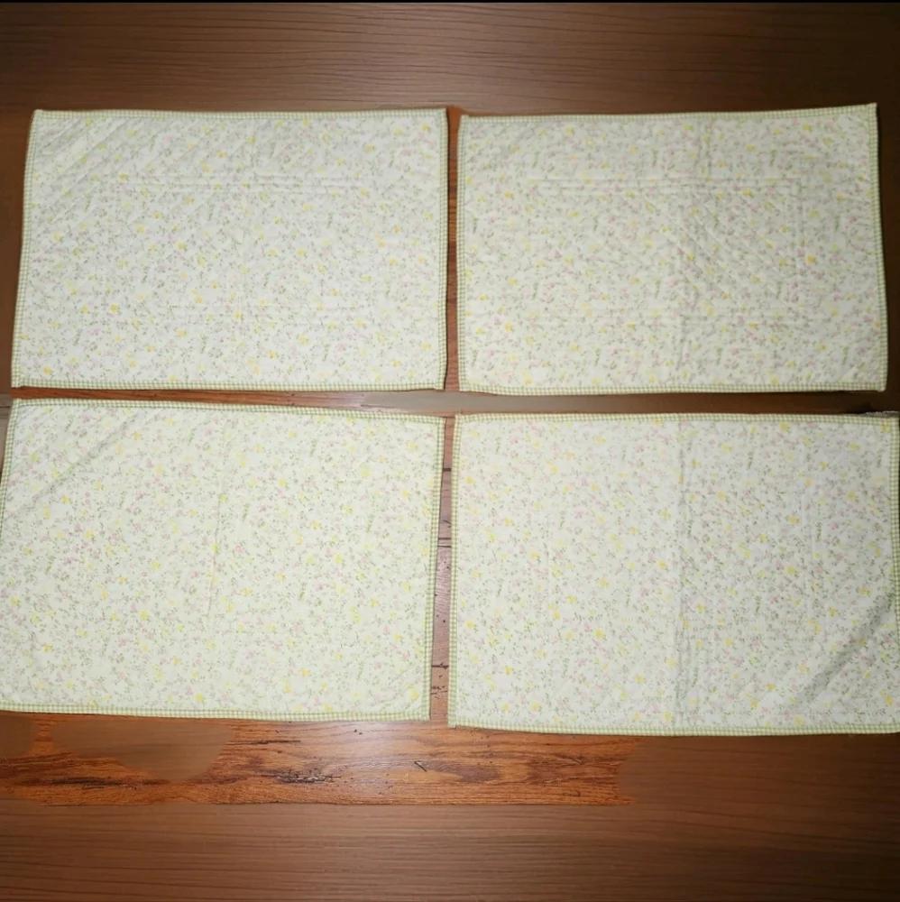 4- NWOT Laura Ashley Lifestyles Reversible Quilted Placemats Floral & Gingham